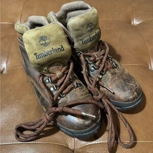 Timberland 9.5 women’s boots EUC These